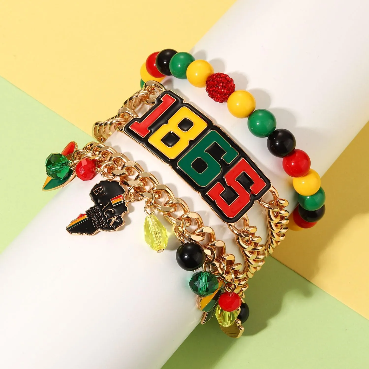 3PCS African Juneteenth Bracelets for Women Beaded Stretch Bracelet Black Women Afro Power Fist Charm Bracelet Black History Bracelet African Outfits Accessories Jewelry Gifts Party Favors