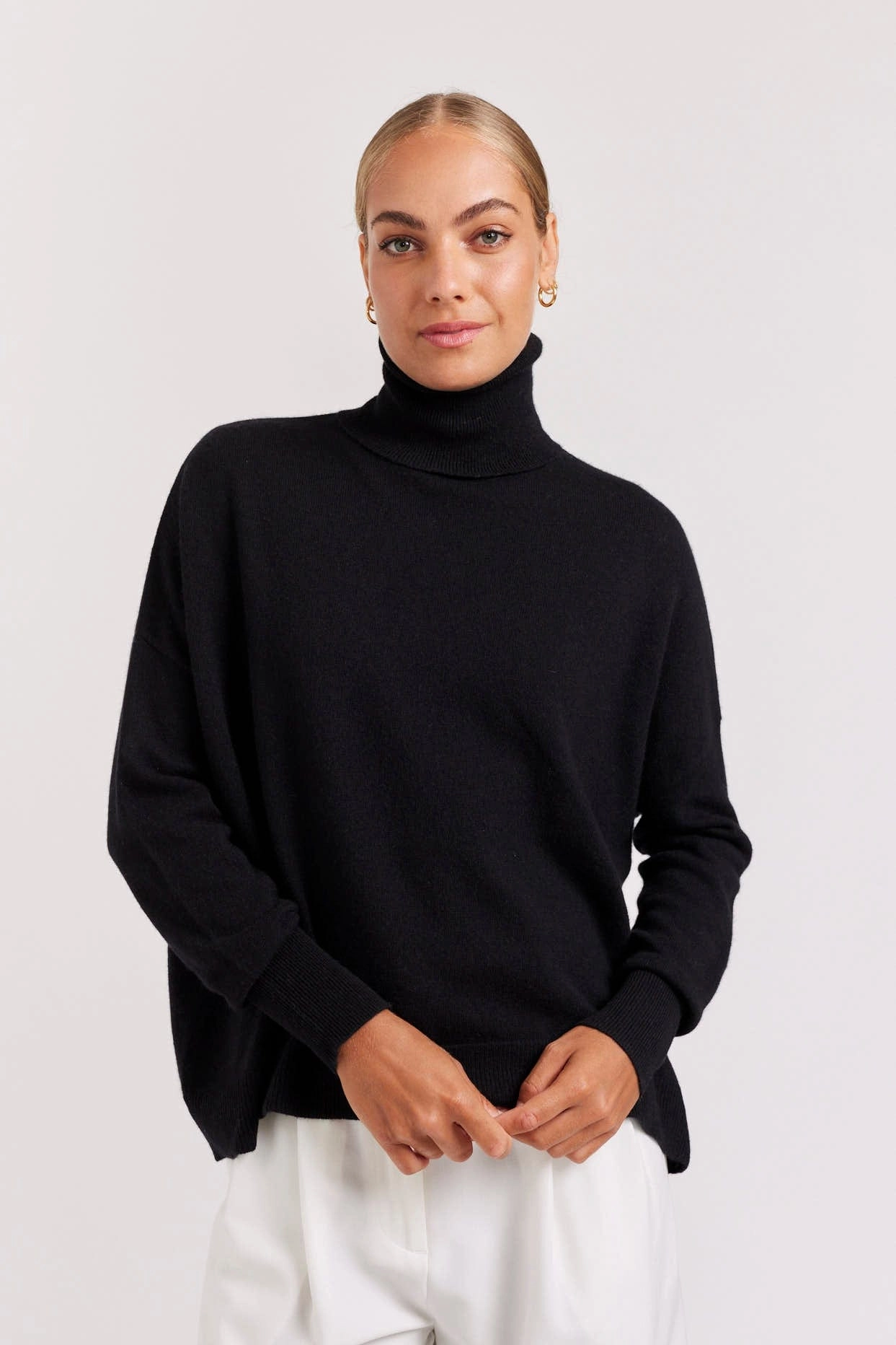 A Polo Bay Cashmere Sweater in Black